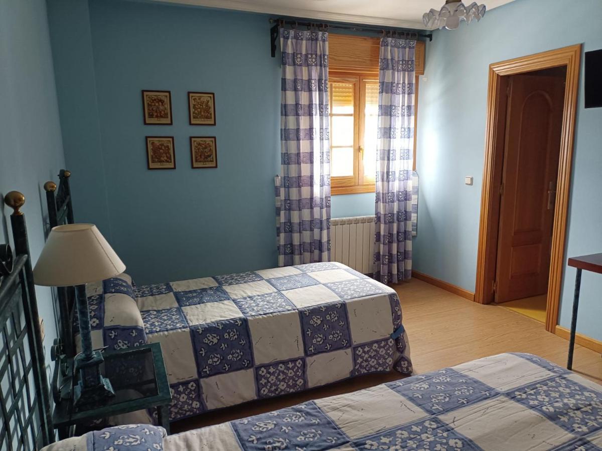 Hotel Pico Espiguete Alba De Los Cardanos Екстер'єр фото