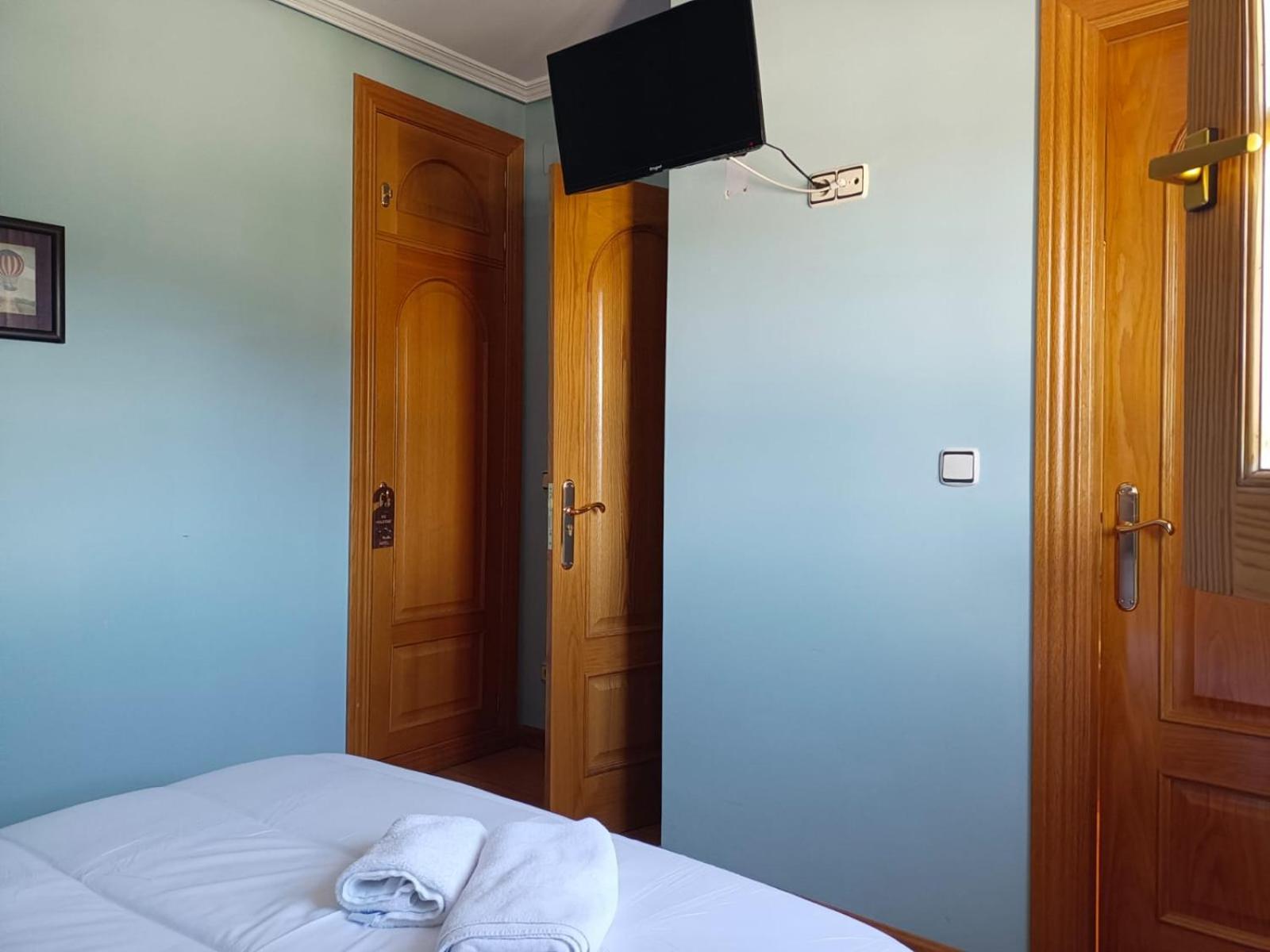 Hotel Pico Espiguete Alba De Los Cardanos Екстер'єр фото