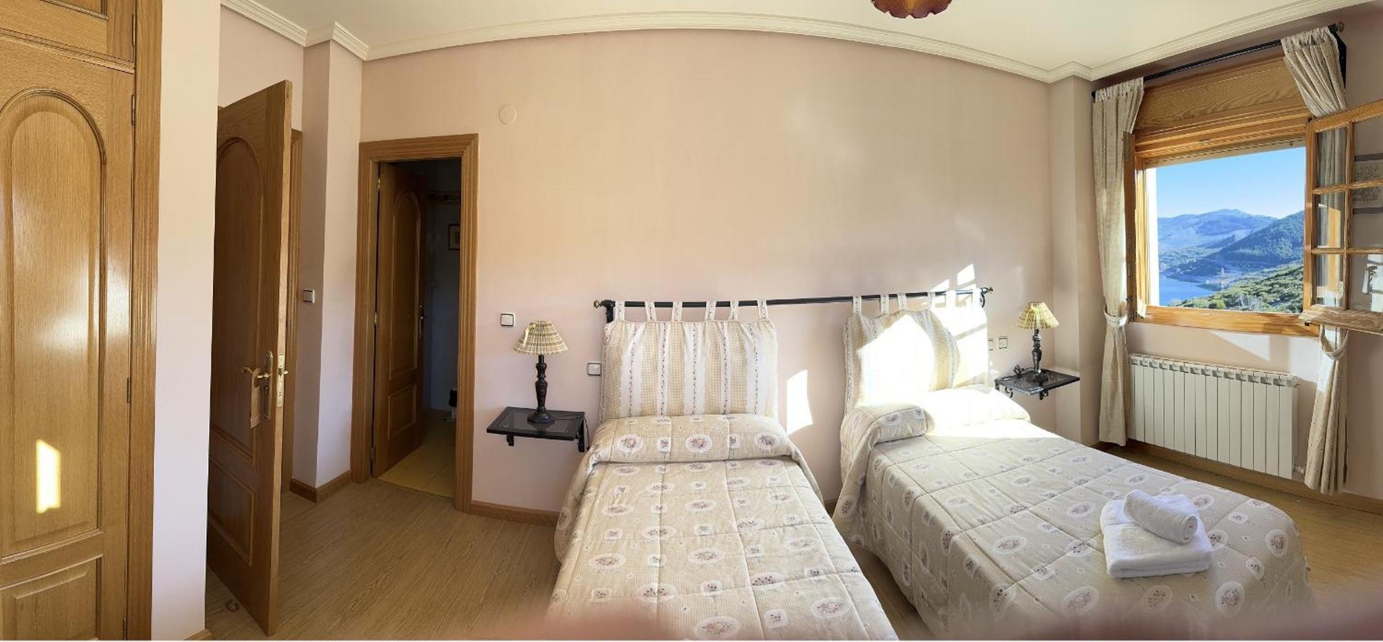 Hotel Pico Espiguete Alba De Los Cardanos Екстер'єр фото