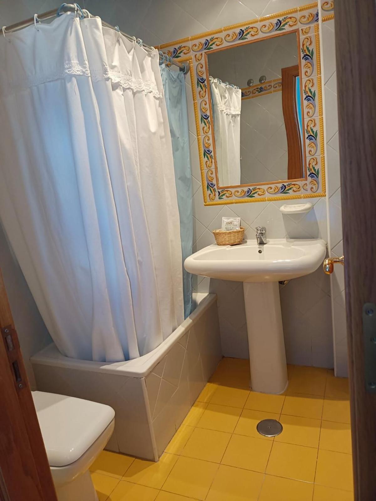 Hotel Pico Espiguete Alba De Los Cardanos Екстер'єр фото